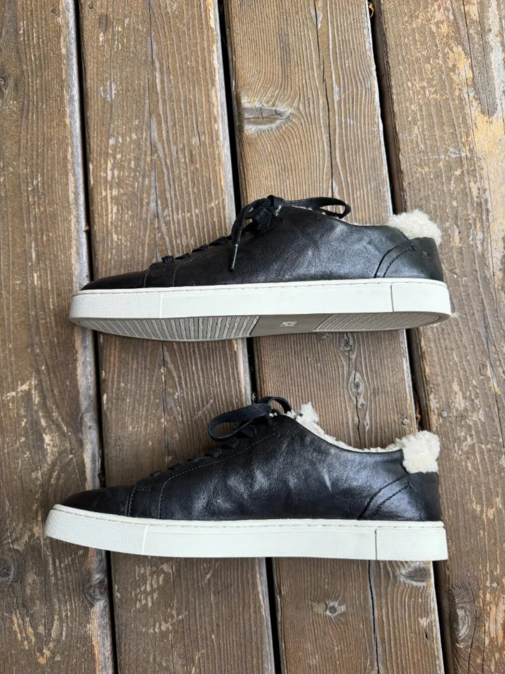 NEW Frye Ivy Black Leather and Shearling Lined Lace Up Sneakers in Women's 9.5